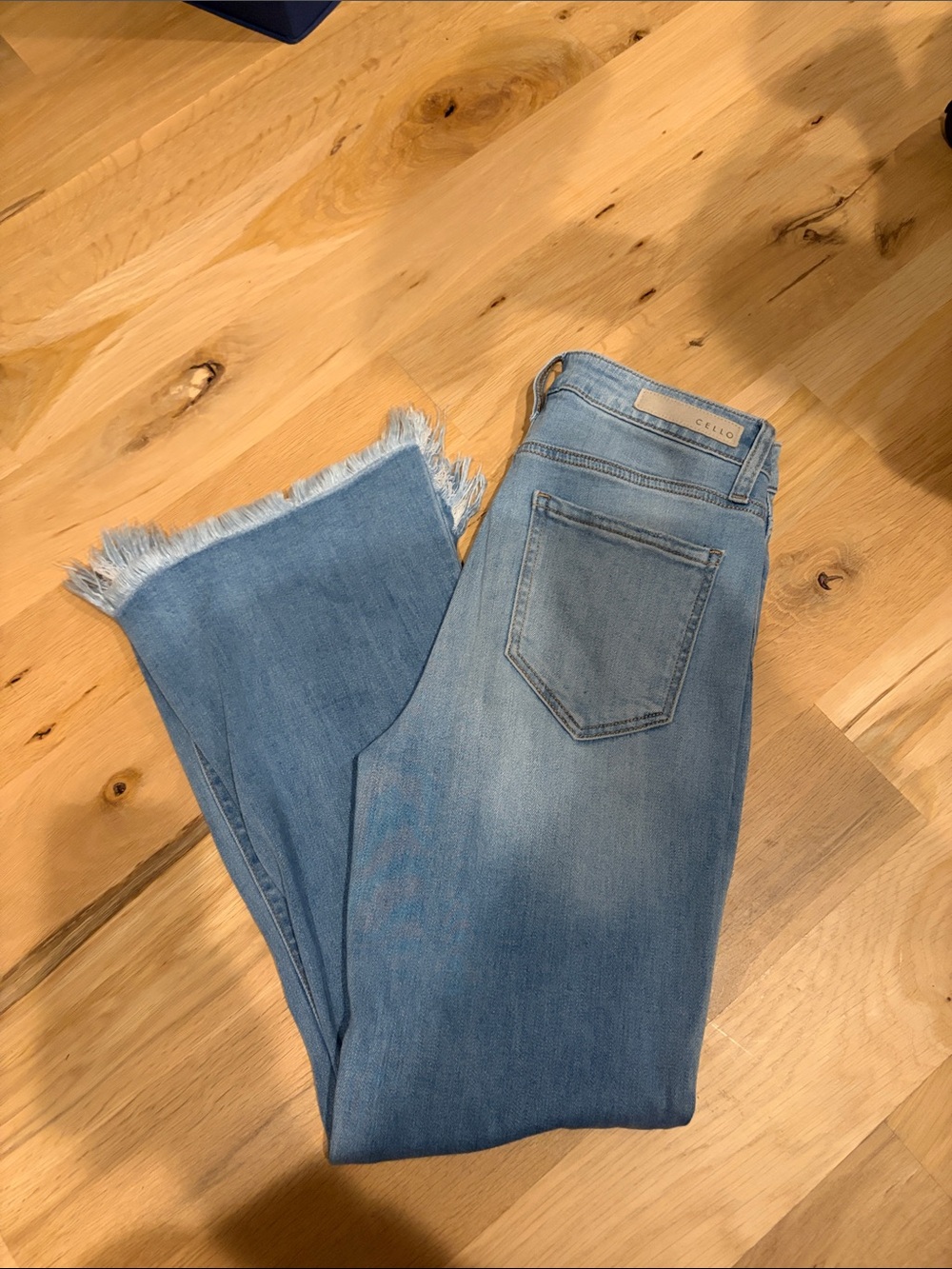Cello Light Blue Frayed-Hem Women’s Jeans